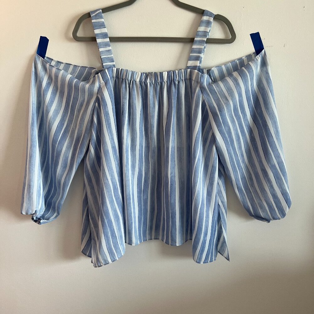 Vince Camuto Cold Shoulder Blouse Size Large